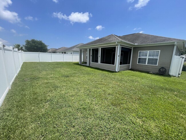 Building Photo - 808 Wintercreeper Dr