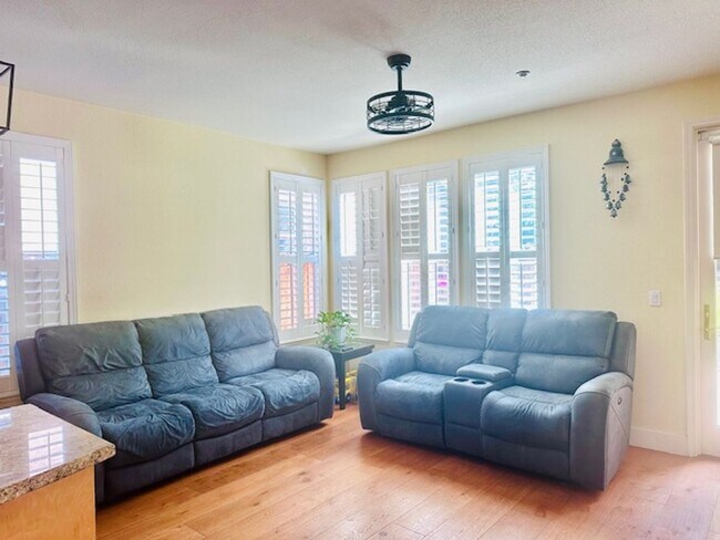 Foto del edificio - 1279 Hyacinth Ct