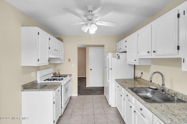 Building Photo - 366 Sequoia Ct