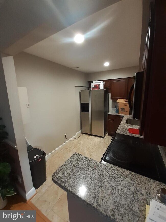 Foto del edificio - 8355 Canning Terrace