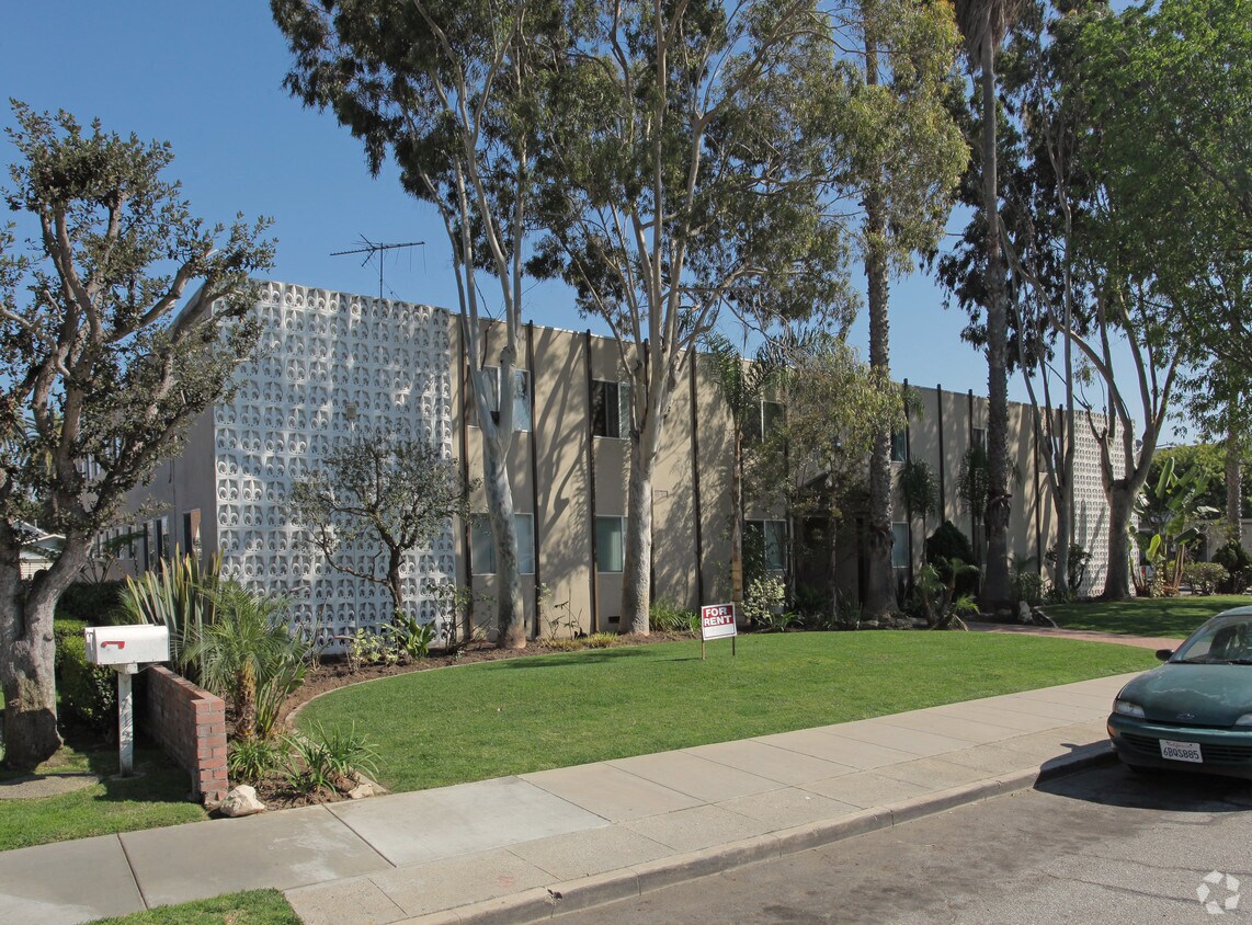 Building Photo - Amapola Gardens Apartments