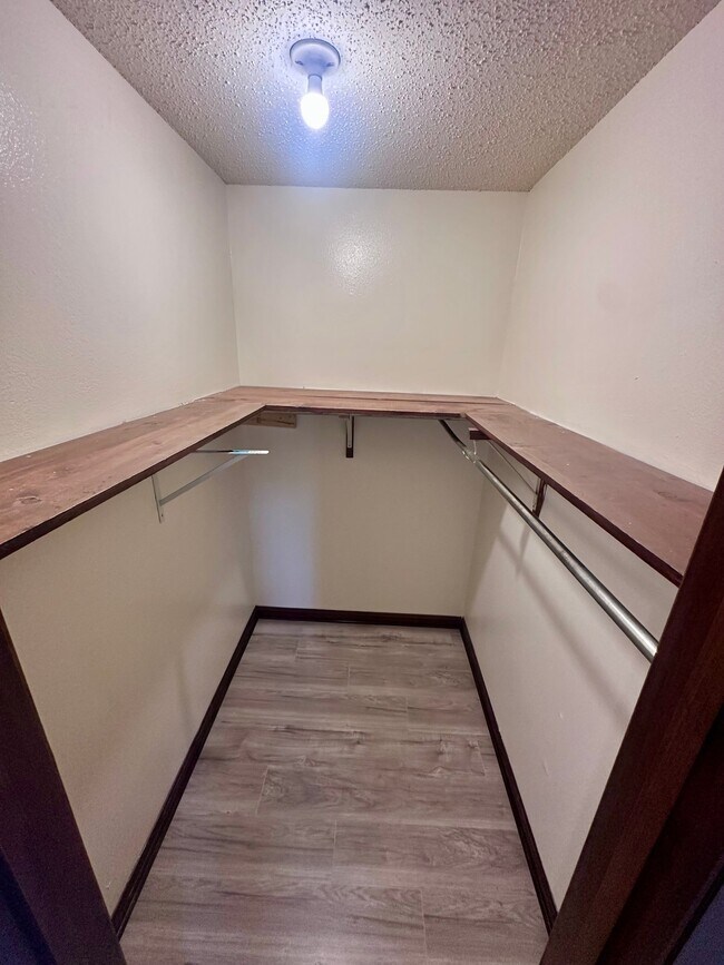Foto del edificio - 1628 Alexander Ct