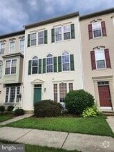 Building Photo - 92 Davis St
