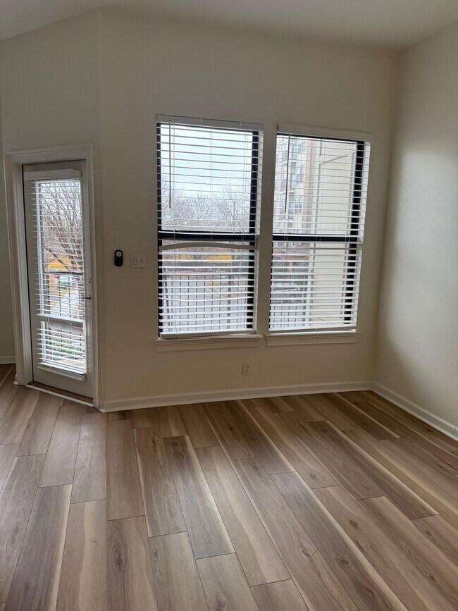 Foto del edificio - 898 Oak St SW