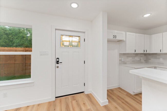 Building Photo - 7652 Fawnridge Dr