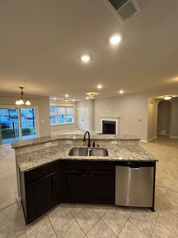 Foto del edificio - 14001 Briars Cir