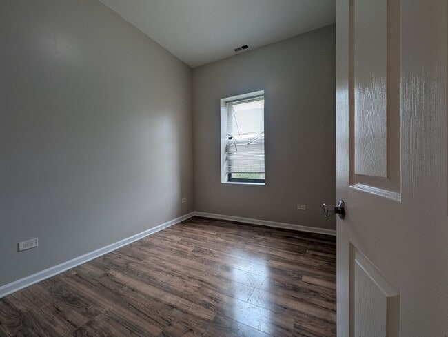 Building Photo - 5417 S Carpenter St
