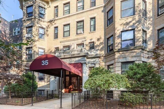 Foto del edificio - 35 Queensberry St