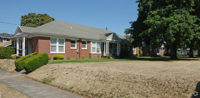 Foto del edificio - Ainsworth Court Apartments