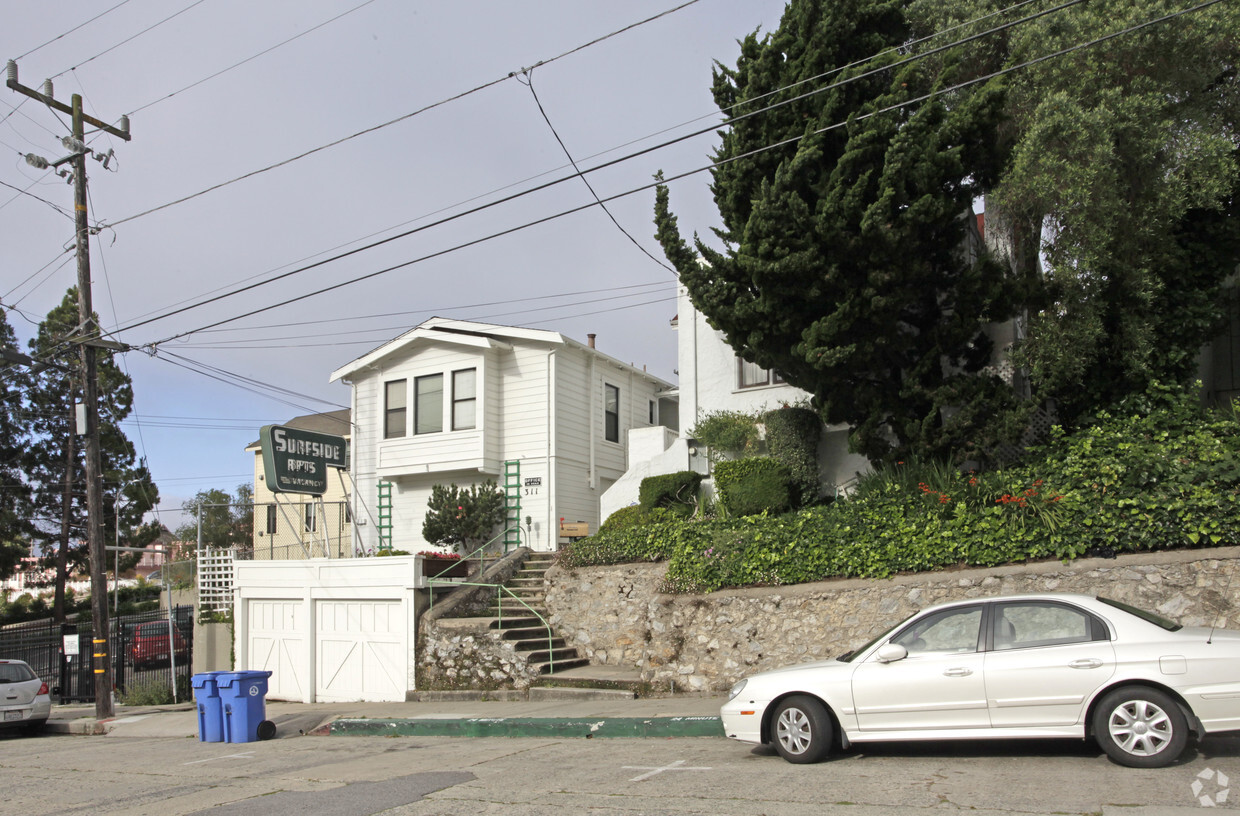 Building Photo - Surfside Apartments