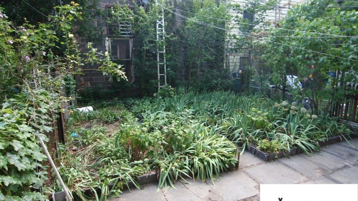 Foto principal - 114 N 8th St