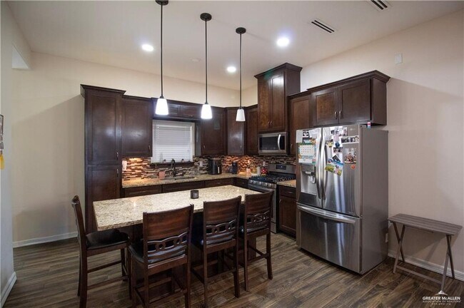 Foto del edificio - 16 E Imperial Oaks Dr