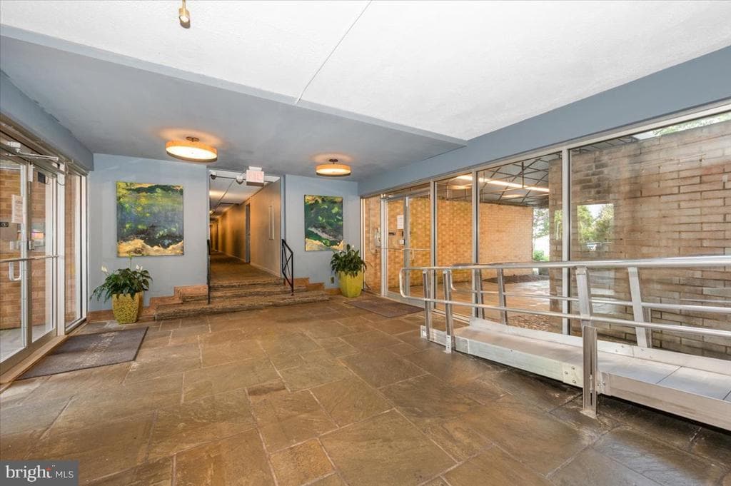 Foto principal - 4410 Oglethorpe St