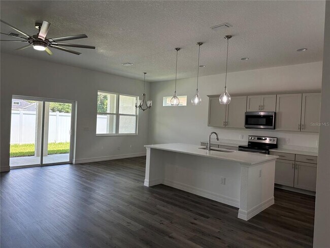 Foto del edificio - 4778 SE 25th Loop