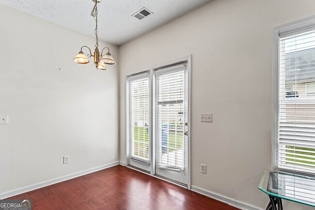 Foto del edificio - 2555 Flat Shoals Rd