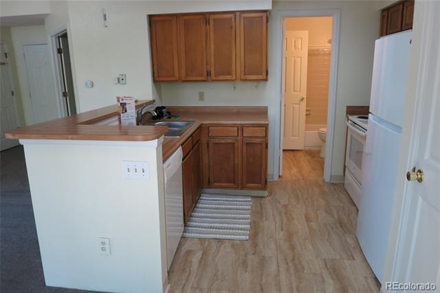 Foto del edificio - 4811 White Rock Cir