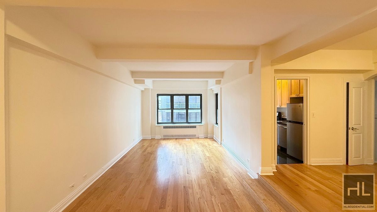 Primary Photo - EAST 56 STREET