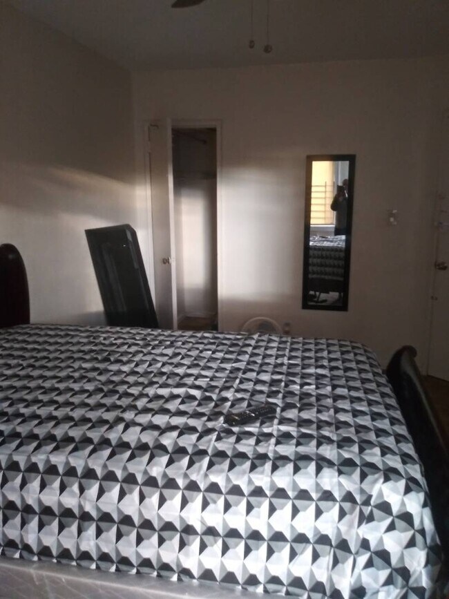 Foto del edificio - 922 Remsen Ave