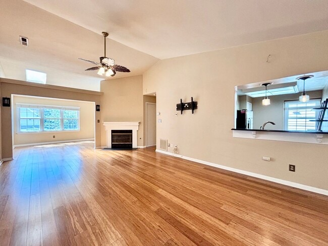 Building Photo - Gorgeous 3-Bedroom Condo in Virginia Beach
