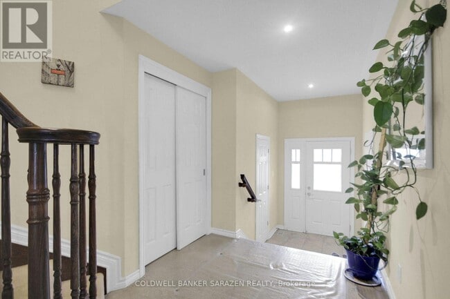 Building Photo - 364 Tourmaline Cres