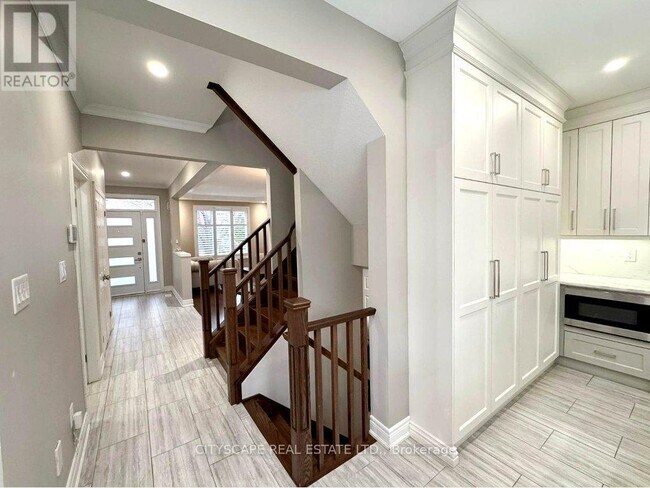 Building Photo - 2449 Auckland Dr