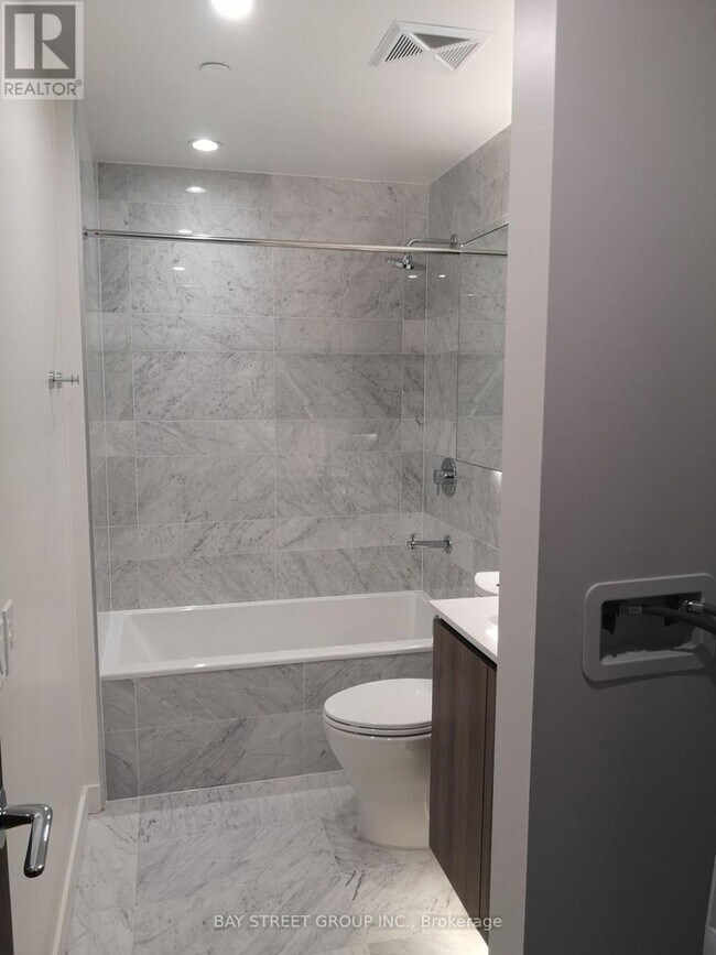 Photo du bâtiment - 19 Bathurst St