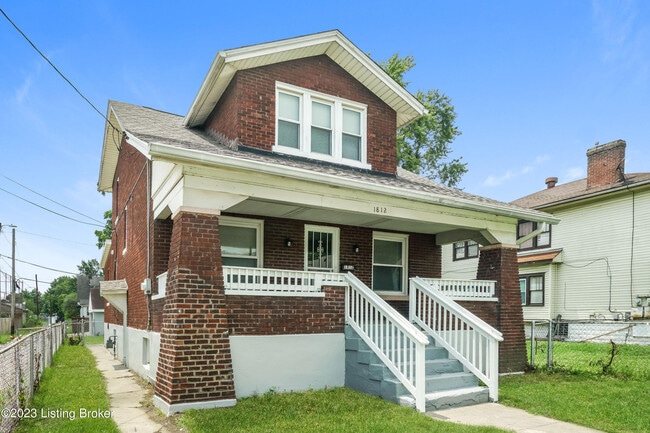Foto del edificio - 1812 W Gaulbert Ave