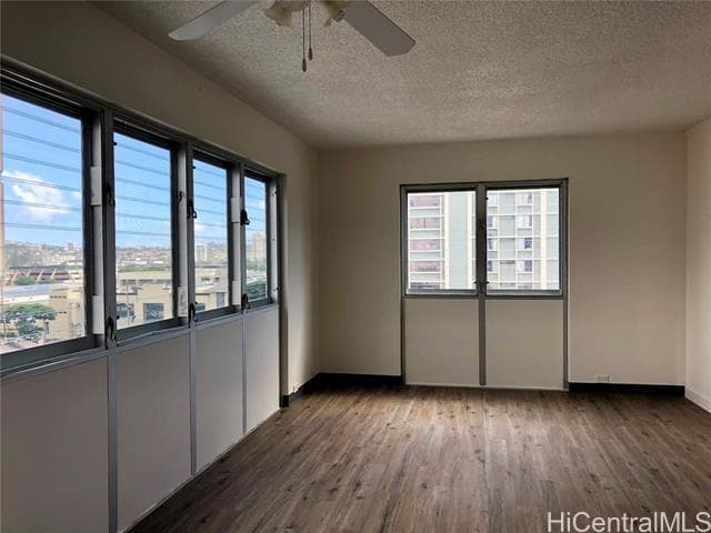 Building Photo - 509 University Ave