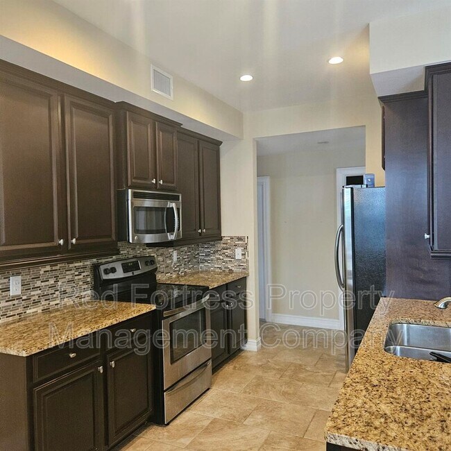 Foto del edificio - 28070 Sosta Ln