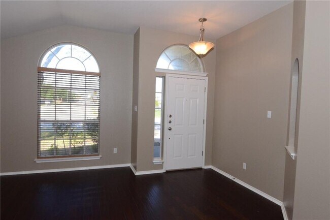 Building Photo - 3213 Sauls Dr