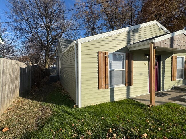 Foto del edificio - 218 S Oak St