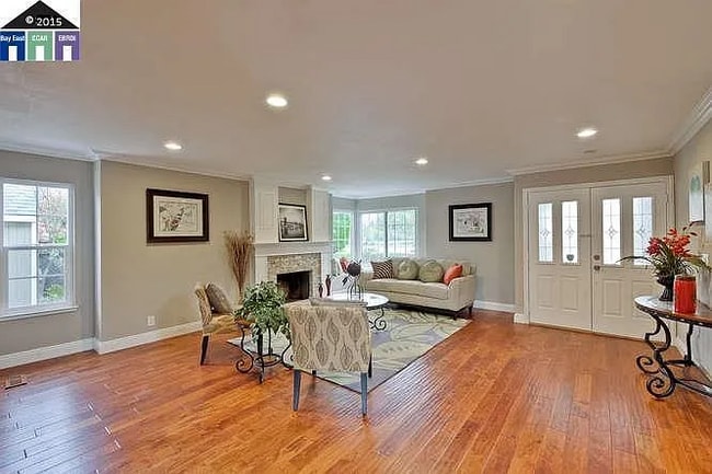 Building Photo - 845 Glenhill Dr
