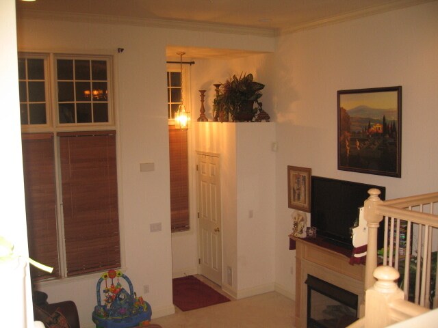 Primary Photo - 288 Roslyn Ct