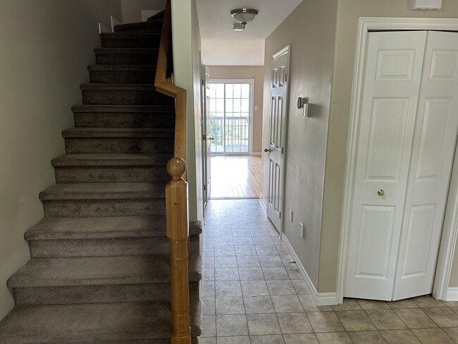 Building Photo - 3804 Memorial Dr