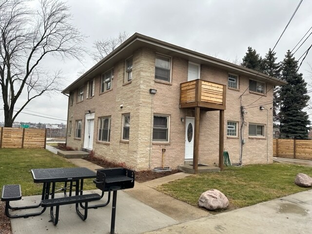 Rear nice porch - 4707 W Wells St