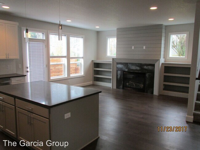Building Photo - 7830 SE Boise Ct