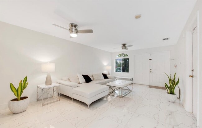 Foto del edificio - 18821 NW 84th Ave