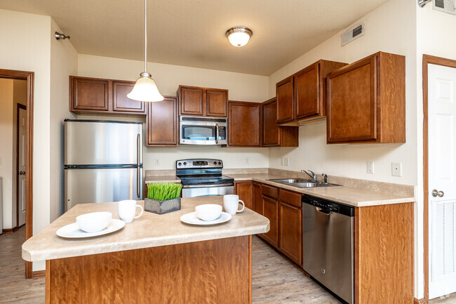 2BR, 2BA - 995 SF - Adam Ridge Condos