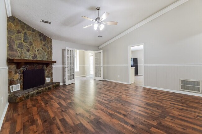 Building Photo - 3845 Scarsborough Dr SW