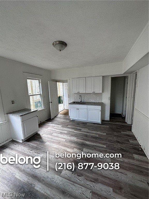 Foto del edificio - 3711 E 61st St