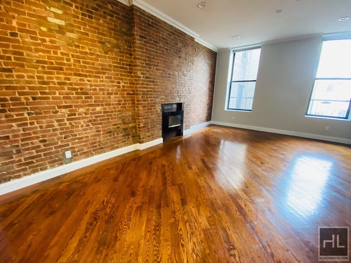 Primary Photo - Gorgeous, Huge 1 Bedroom Apartment in SOHA!