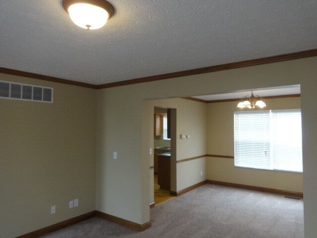 Foto del edificio - 383 Clifden Ct