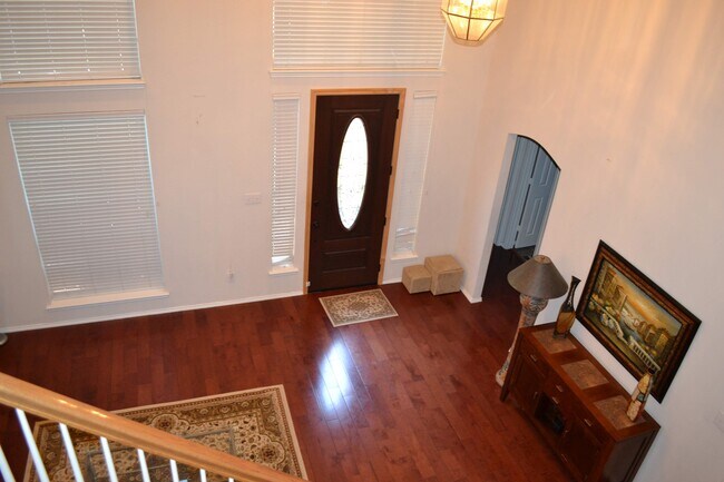 Entrada/Formal - 6437 Branchwood Trail