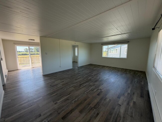 Building Photo - 17536 Bennett Rd