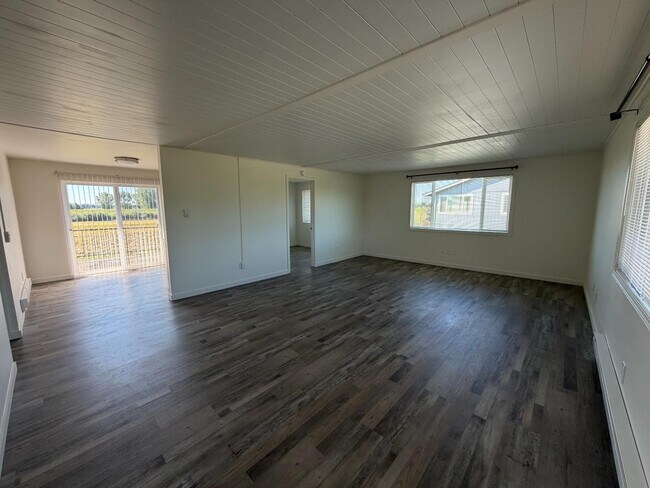 Foto del edificio - 17536 Bennett Rd