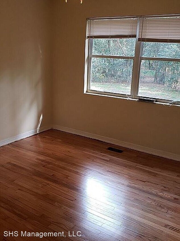 Building Photo - 4 br, 2 bath House - 205 Juniper Drive