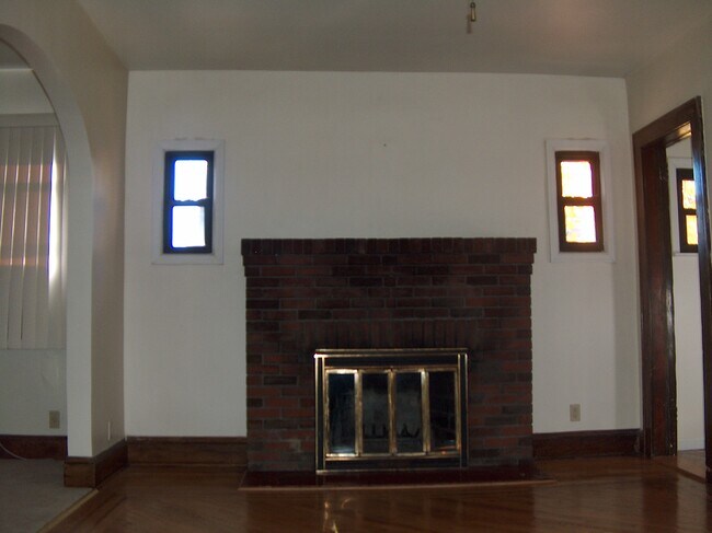 Fireplace - 171 Lexington Ave