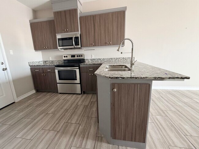 Foto del edificio - 5601 Cuenca Dr