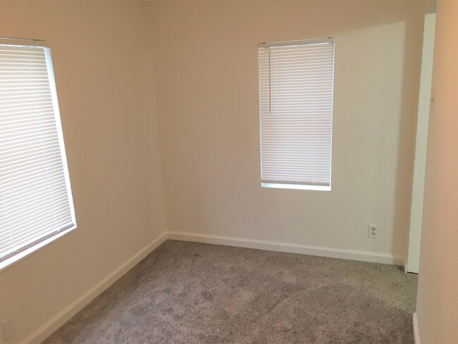 Foto del edificio - 3613 Shasta Dam Blvd