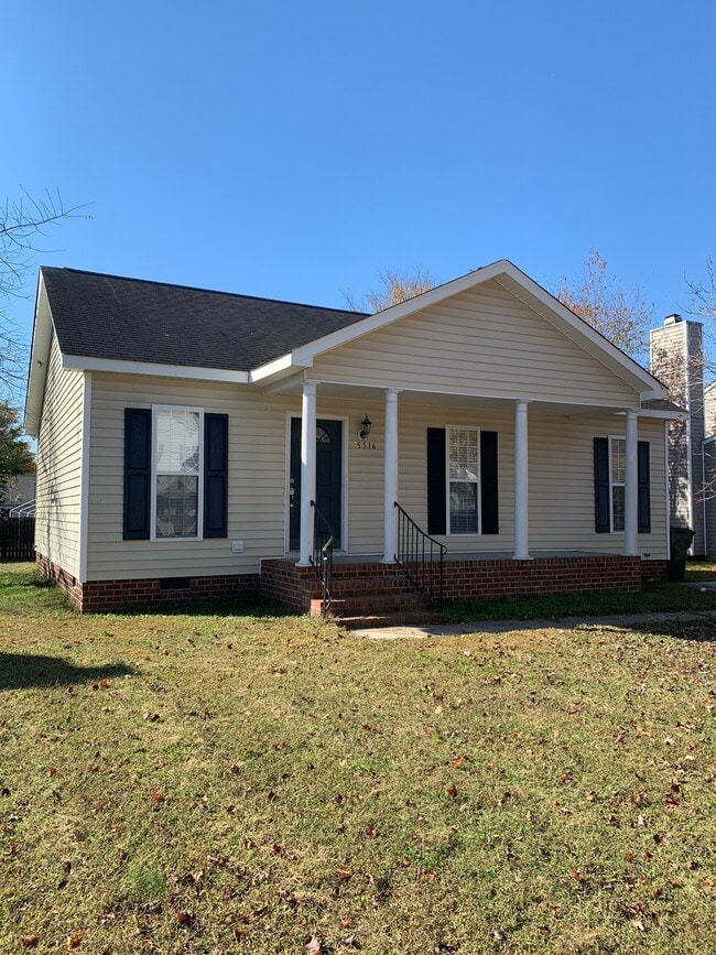 Covered front porch - 5516 Bellcamp Ct